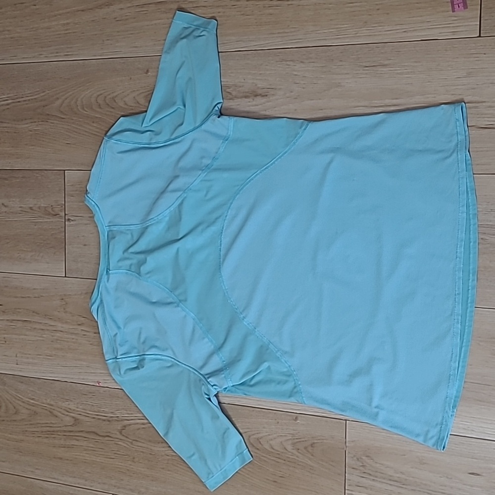 Lululemon Light Blue Short Sleeve Athletic Top Size Small - Picture 3 of 5